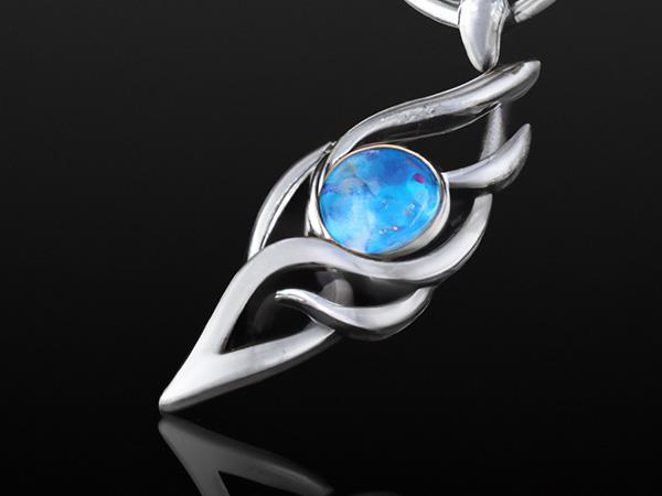 Stříbrné šperky s modrým či bílým opálem - symbol naděje a čistoty